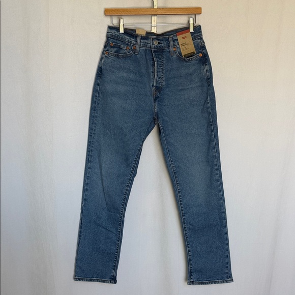 NWT Levi's Women's Wedgie Straight Size 9 Medium Wash - Picture 2 of 12